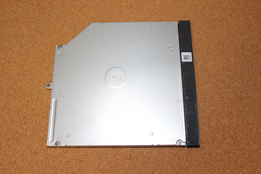 実機で確認した DVDドライブ の写真 2