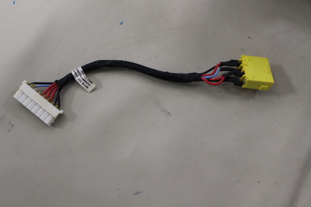取り外した電源ジャックケーブルはこれ