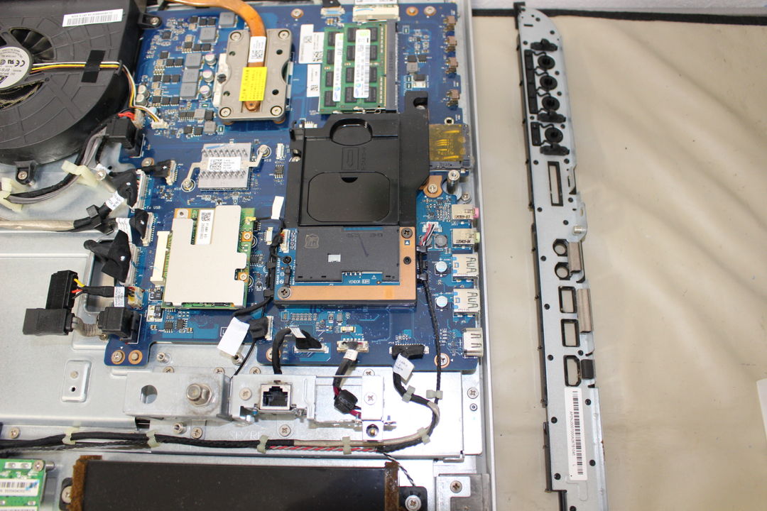 実機で確認した マザーボード の写真 3