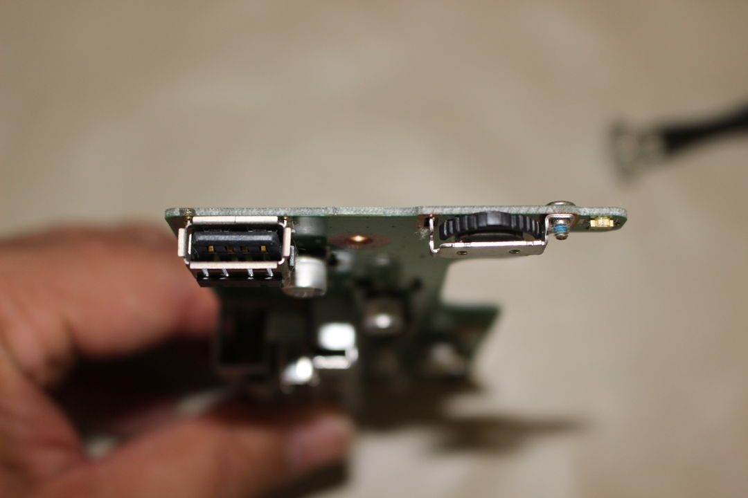 実機で確認した サブ基盤1 の写真 8