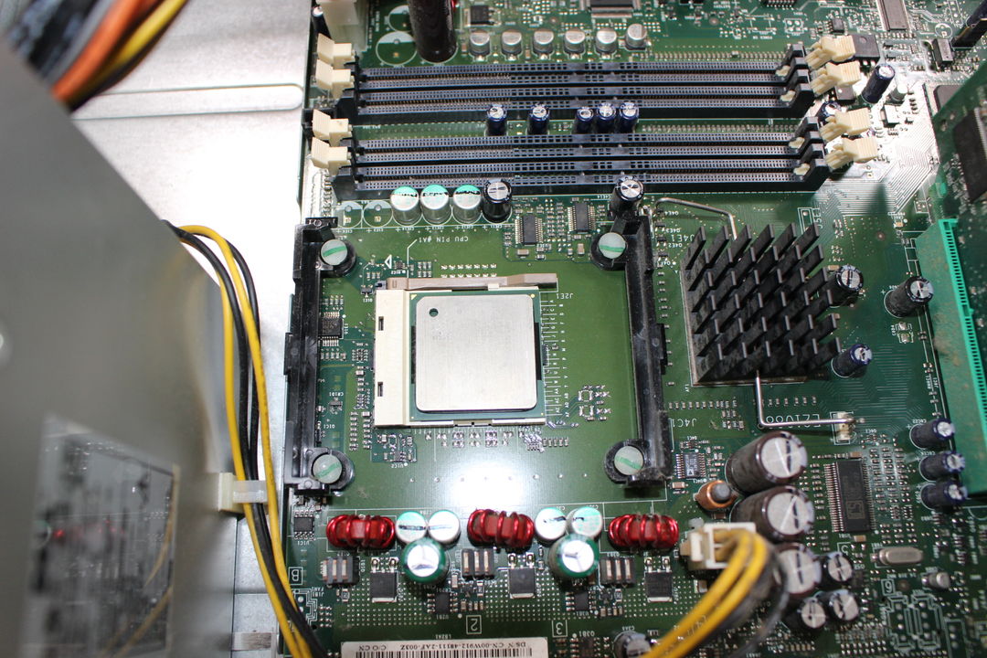 DELL DIMENSION 8250のCPU