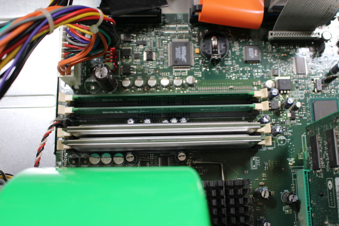 DELL DIMENSION 8250のメモリ