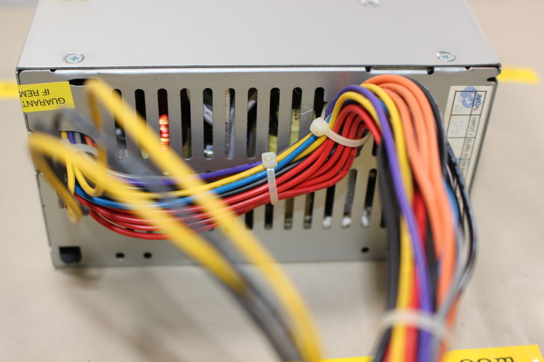 DELL DIMENSION 8250 電源ユニットの取り外し・確認写真 11枚目
