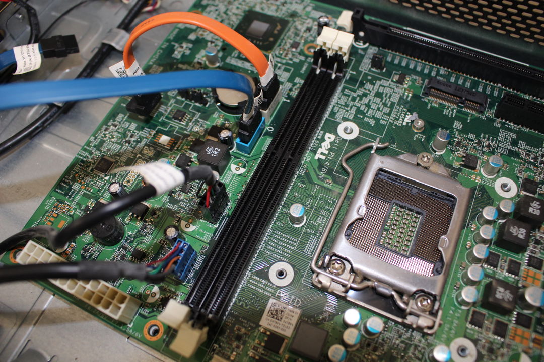DELL Inspiron 660S メモリの取り外し・確認写真 7枚目