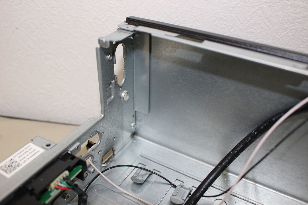 DELL Inspiron 660S 電源ボタン基板の取り外し・確認写真 8枚目