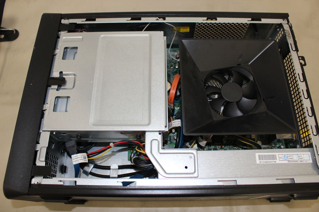 DELL Inspiron 660S 電源ユニットの取り外し・確認写真 2枚目