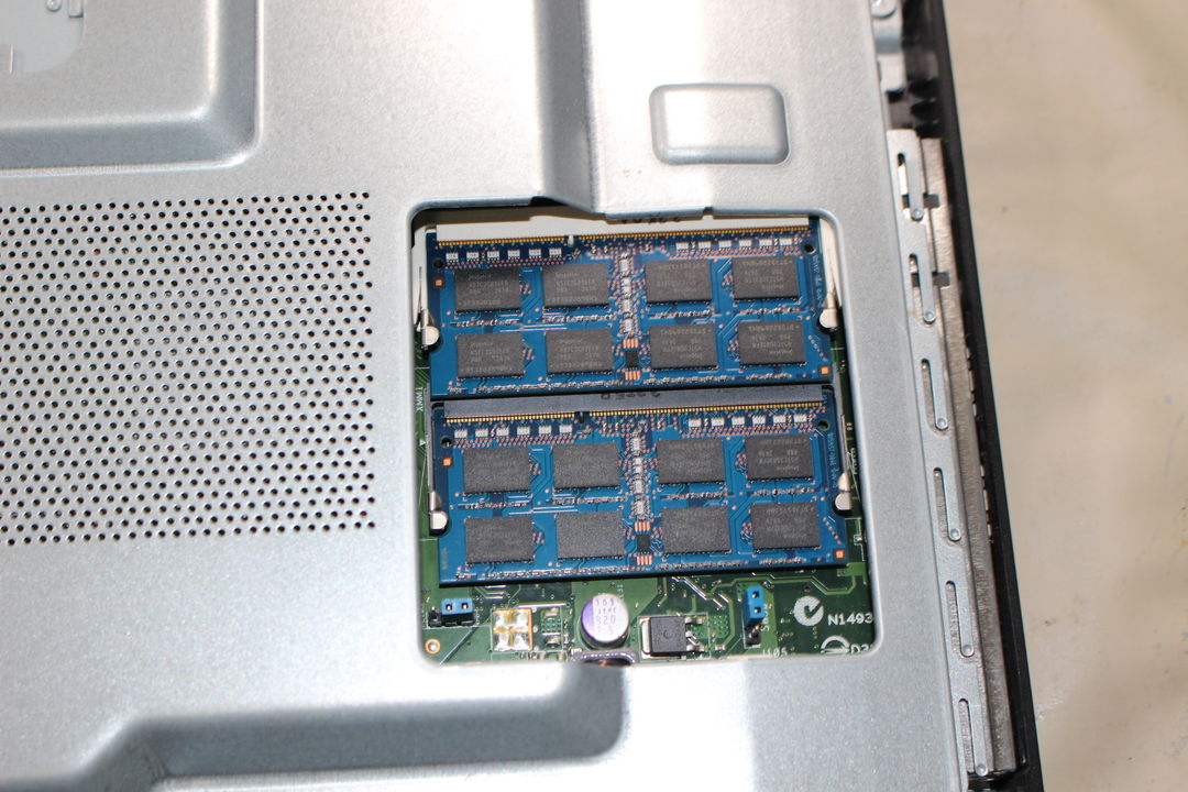 DELL inspiron ONE 2330のメモリ