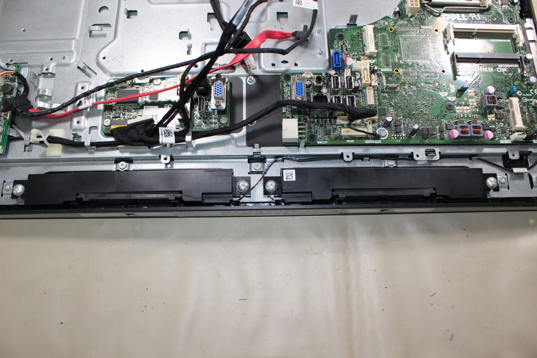 DELL inspiron ONE 2330のスピーカー