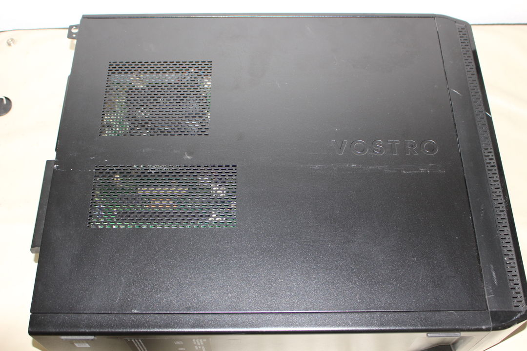 DELL Vostro 3800 CMOS・RTC電池の取り外し・確認写真 1枚目