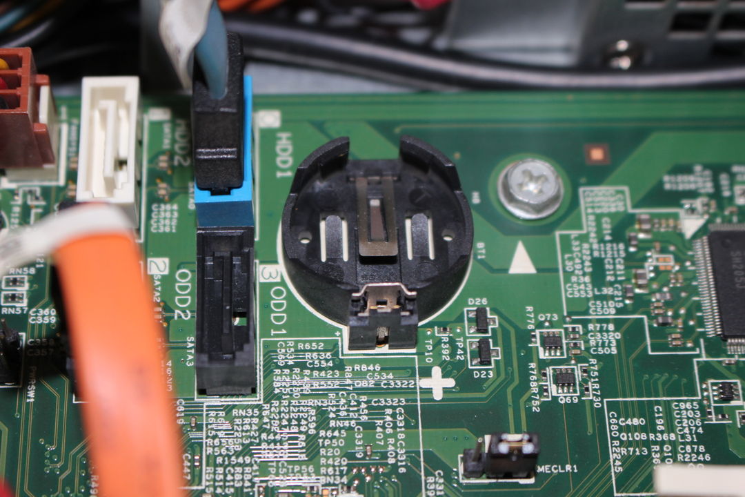 DELL Vostro 3800 CMOS・RTC電池の取り外し・確認写真 4枚目