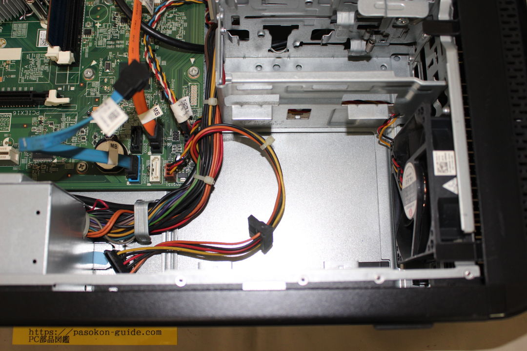 DELL Vostro 3800 3.5インチHDDの取り外し・確認写真 4枚目