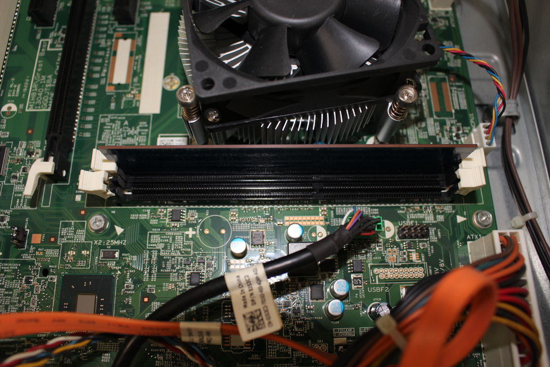 DELL Vostro 3800のメモリ