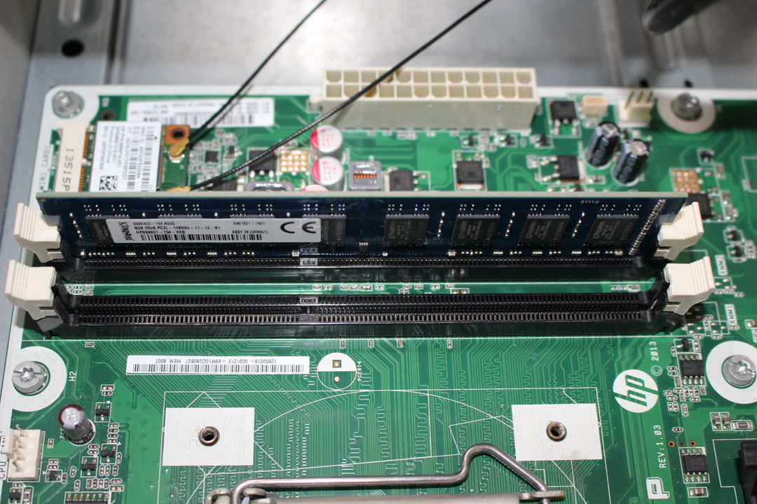 HP Pavilion 500-230jp(F7F39AA#ABJ)のメモリ