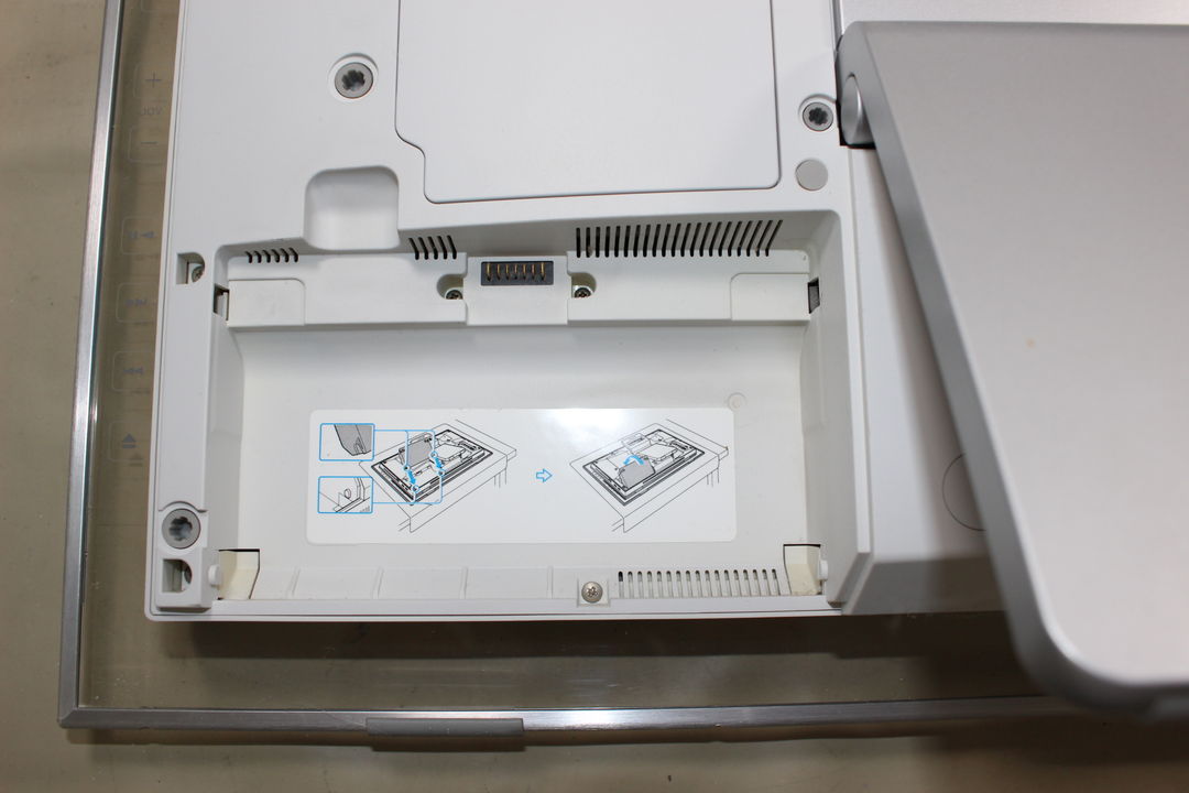SONY PCG-2C7N バッテリーの取り外し・確認写真 4