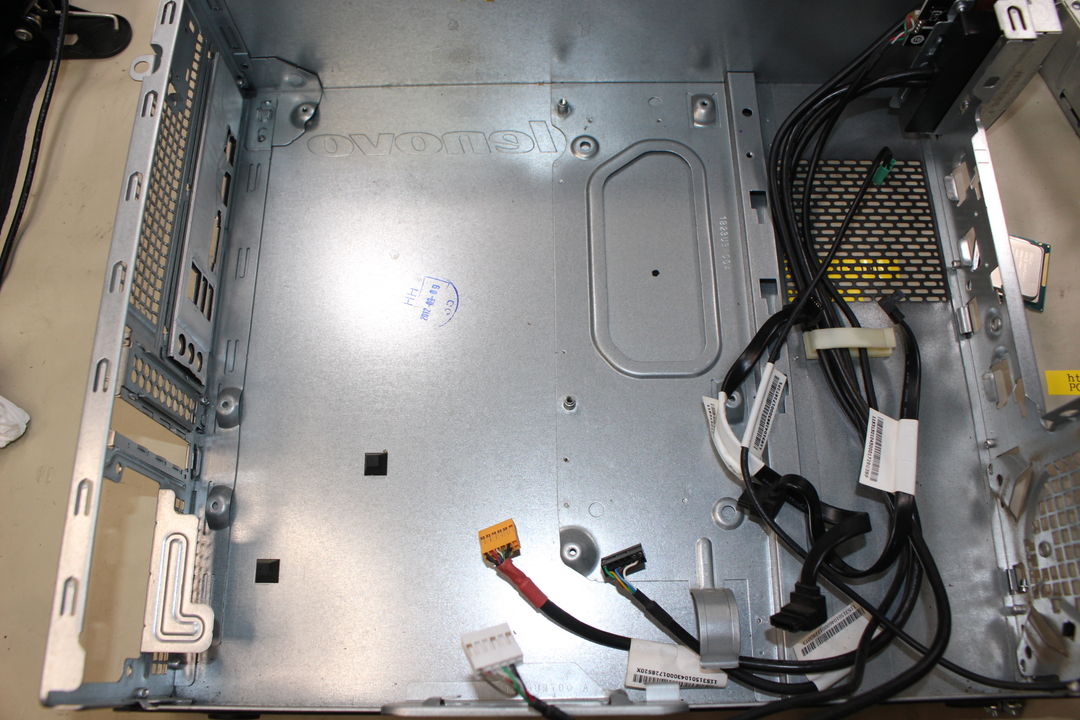 Lenovo H520s マザーボードの取り外し・確認写真 4枚目
